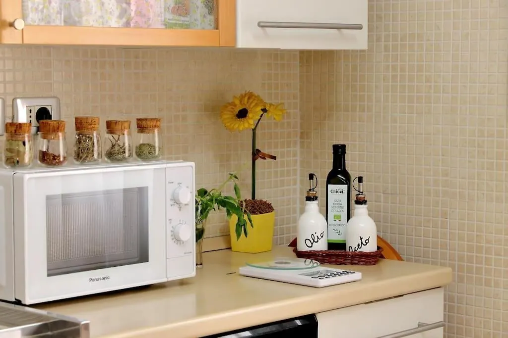 Relax Rome: Balcony Flat Near Gemelli Station Apartment Italy