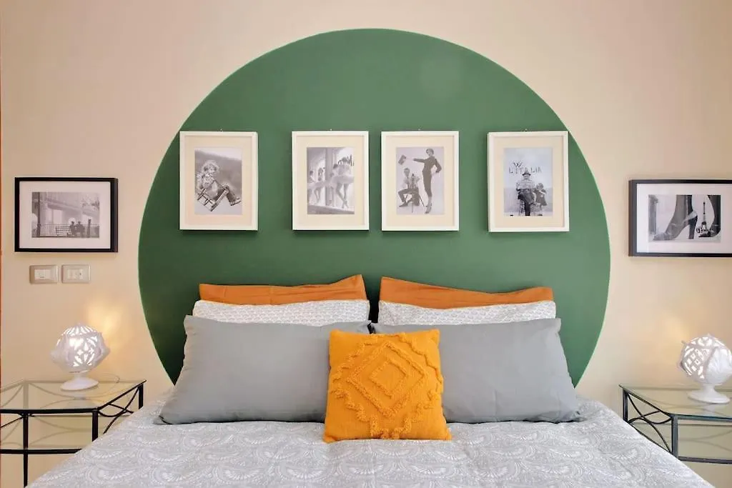 Relax Rome: Balcony Flat Near Gemelli Station Apartment