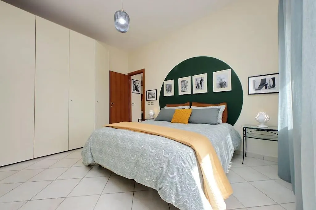 Relax Rome: Balcony Flat Near Gemelli Station Apartment 0*, Rome Italy